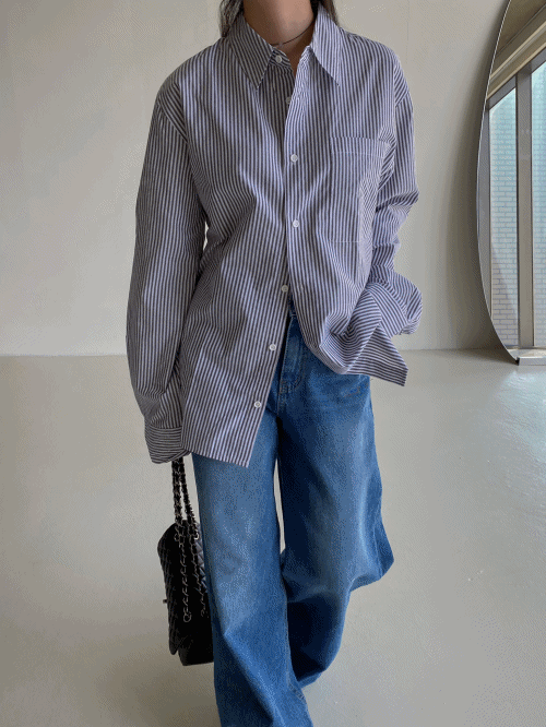 앤디 스트라이프 루즈핏 롱 긴팔 셔츠 (1 color)